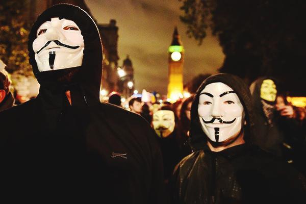 Protesta intensa de Anonymous toma las calles de Londres-0